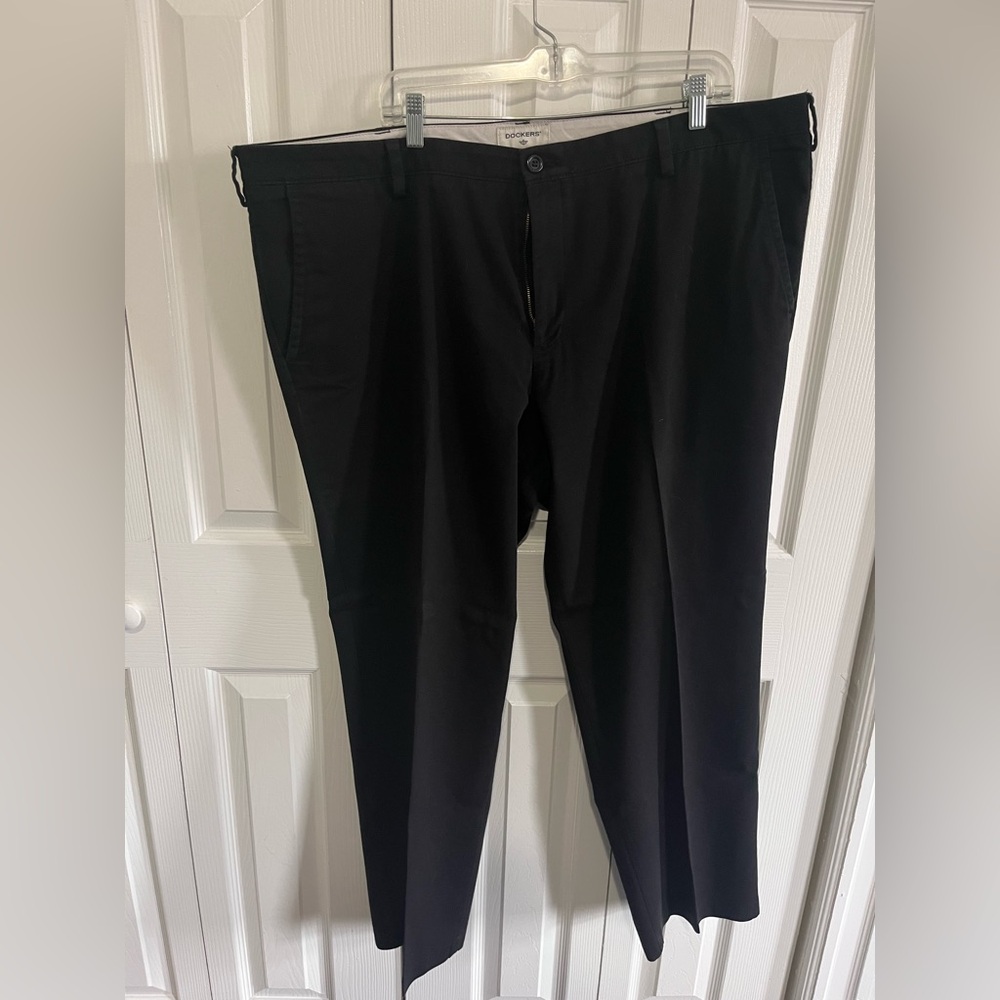 Dockers Straight Fit Khakis Black Waist 44x32